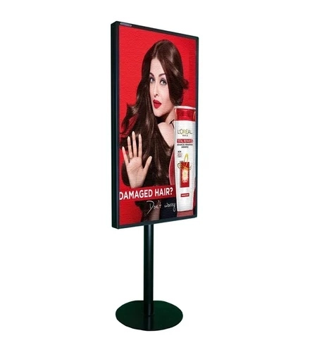 32-Inch-Single-Pole-Digital-Signage